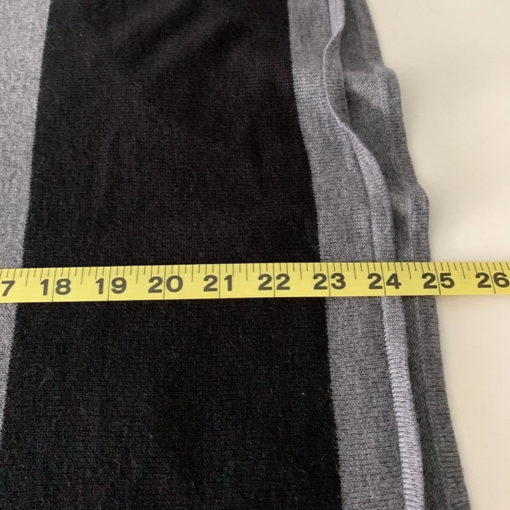 Ann Taylor Black & Gray Poncho, Size XS/S. Soft and stylish! - Picture 11 of 11
